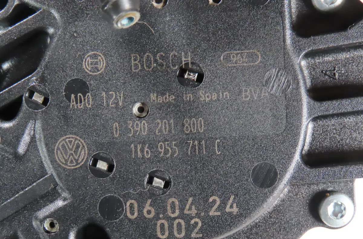 Moteur essuie-glace arrière Volkswagen GOLF V (1K1) 1.9 tdi (2003-2008) 5 portes occasion