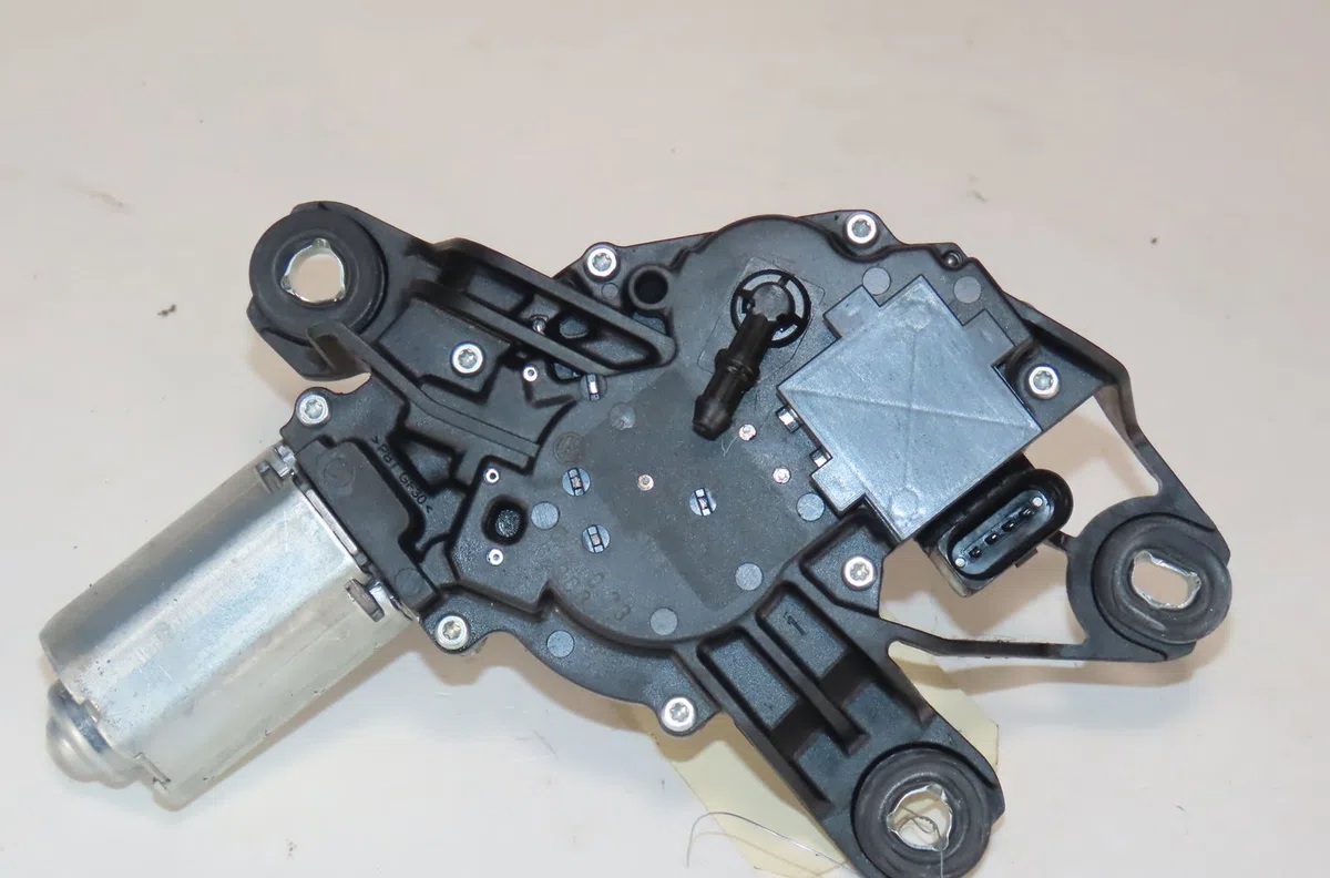Moteur essuie-glace arrière Volkswagen GOLF V (1K1) 1.9 tdi (2003-2008) occasion
