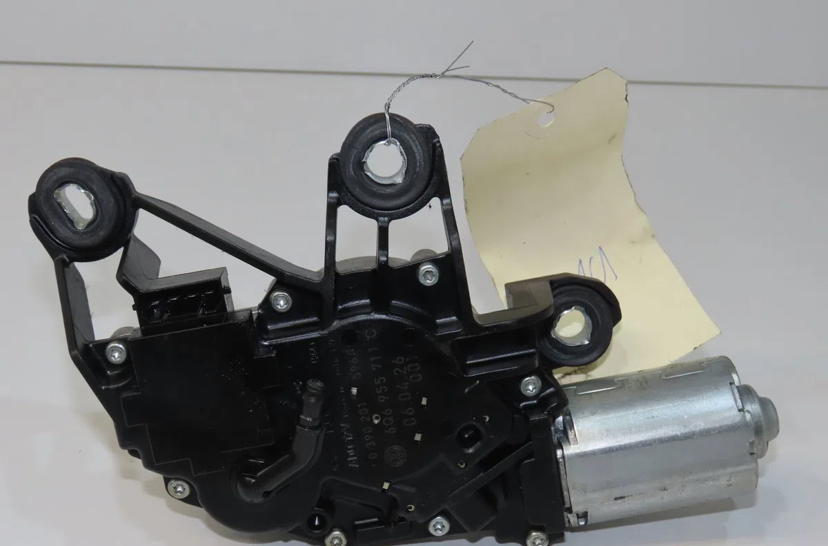 Moteur essuie-glace arrière Volkswagen POLO (9N_, 9A_) 1.2 (2002-2007) 5 portes occasion
