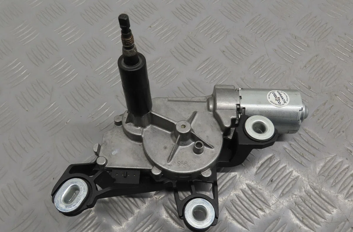 Moteur essuie-glace arrière Volkswagen POLO (9N_, 9A_) 1.9 tdi (2001-2009) 5 portes occasion