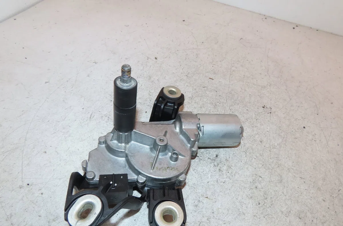 Moteur essuie-glace arrière Volkswagen POLO V (6R1, 6C1) 1.4 (6r1) (2009-2014) occasion