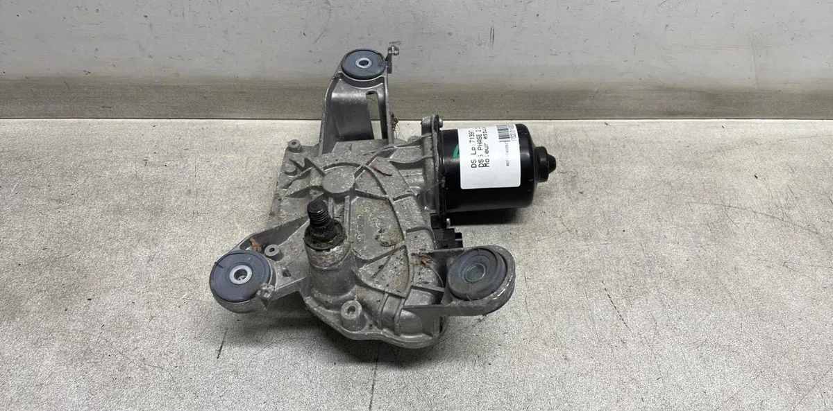 Moteur essuie-glace av droit Ds DS 5 (KF_) 2.0 bluehdi 180 (2015-2018) occasion
