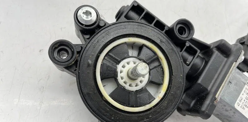 Moteur essuie-glace av droit FIAT 500 2 PHASE 1 occasion