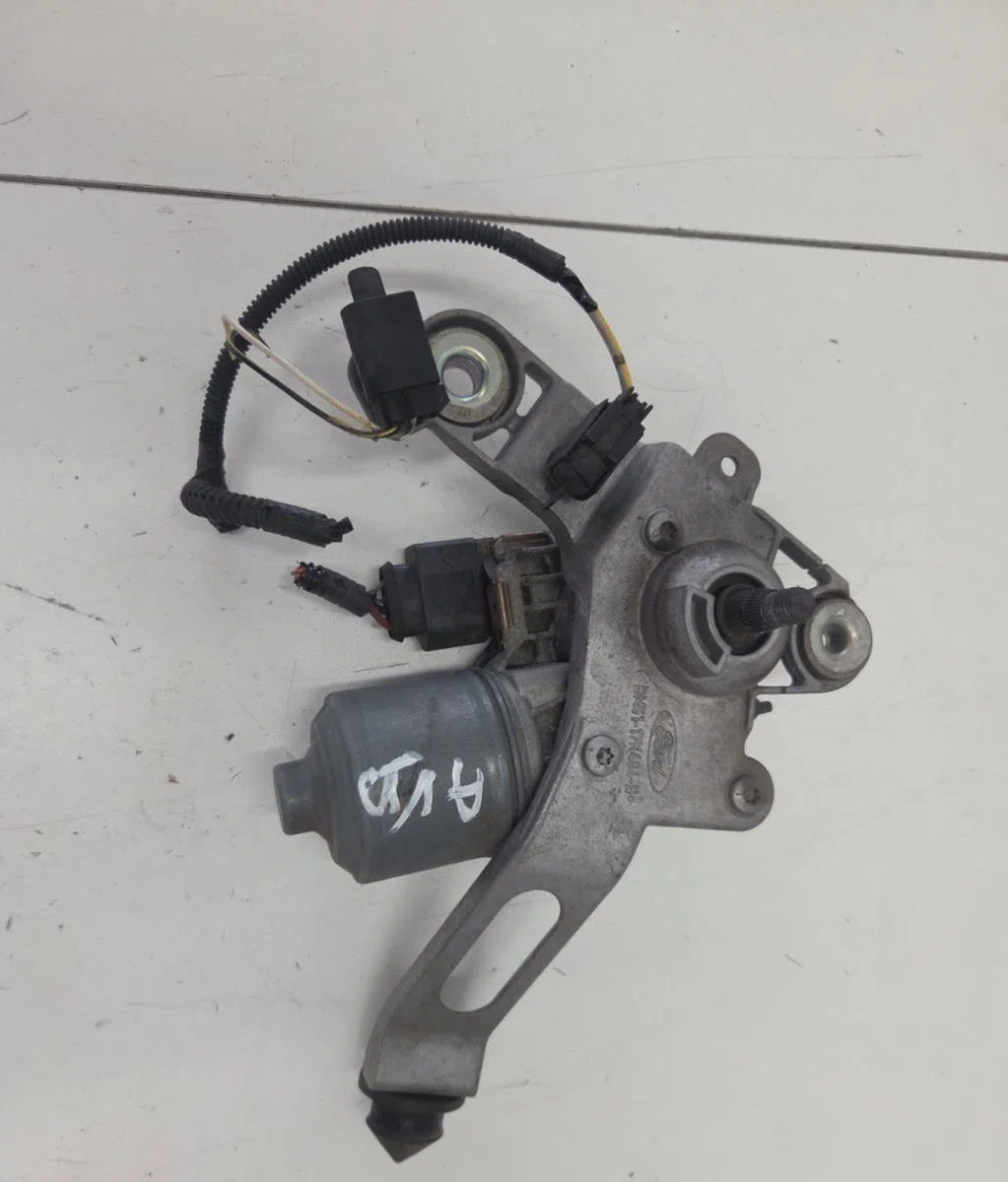 Moteur essuie-glace av droit FORD FOCUS 3 PHASE 1 occasion