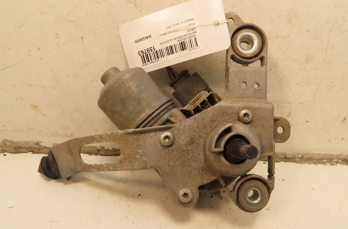 Moteur essuie-glace av droit Ford FOCUS IV (HN) 1.0 ecoboost (2018) occasion