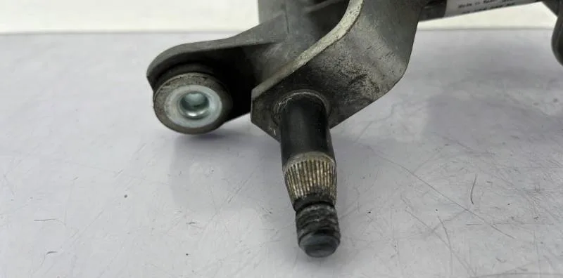 Moteur essuie-glace av droit OPEL VIVARO 1 PHASE 2 occasion