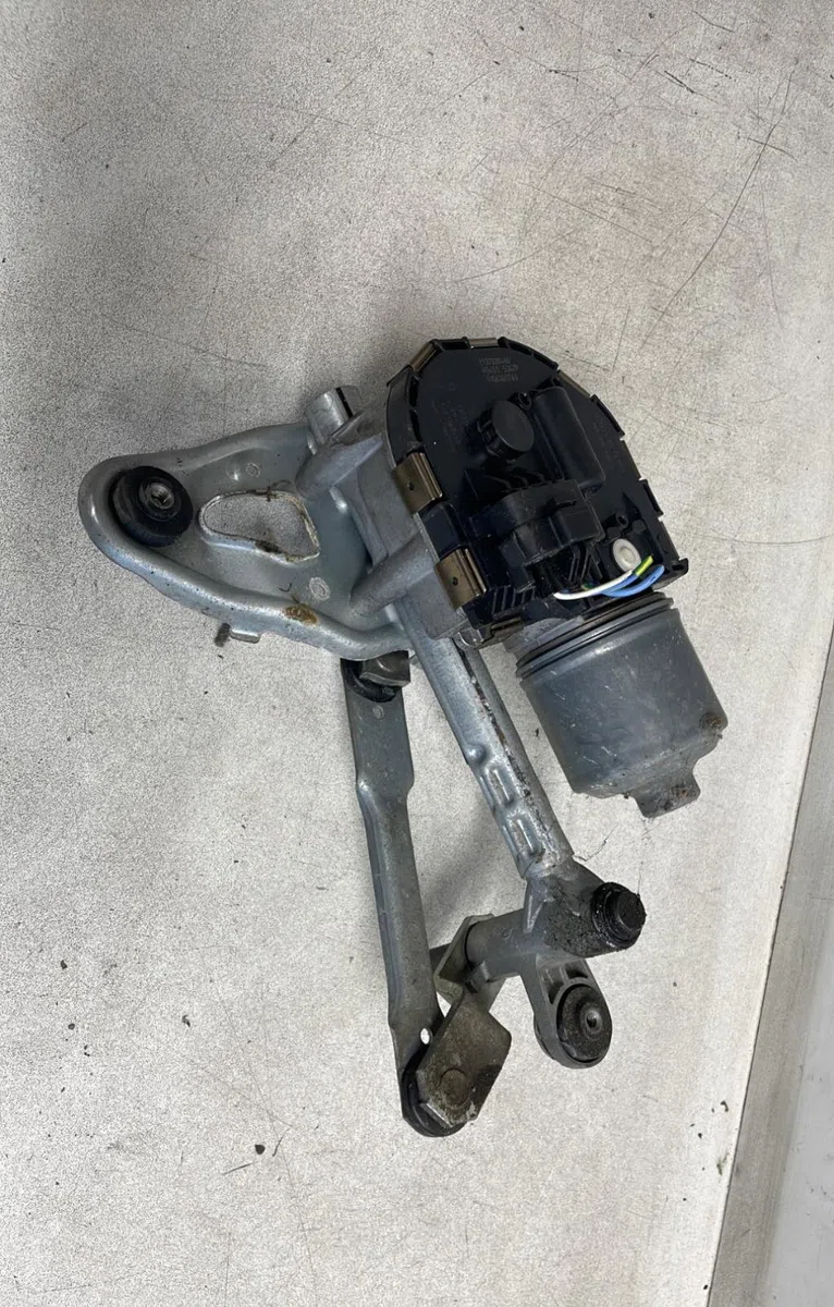 Moteur essuie-glace av droit PEUGEOT 3008 1 PHASE 2 occasion