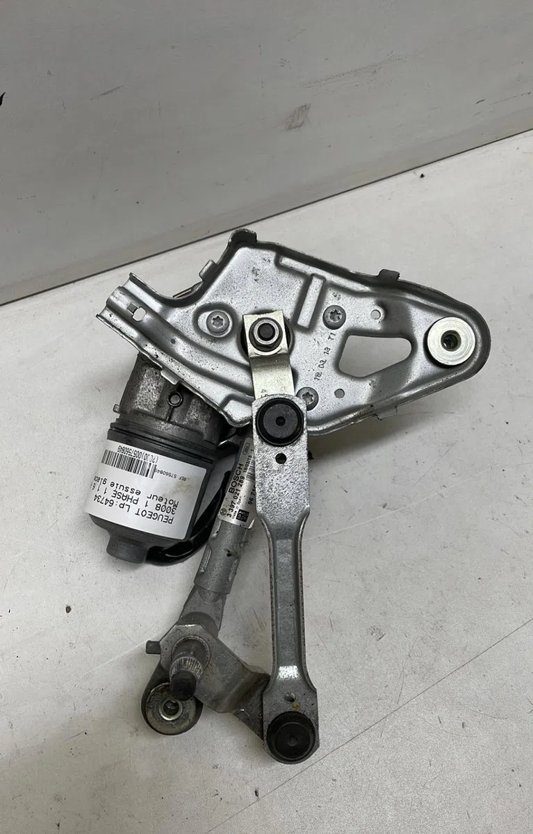 Moteur essuie-glace av droit Peugeot 3008 Monospace (0U_) 1.6 hdi (2009-2016) 5 portes occasion