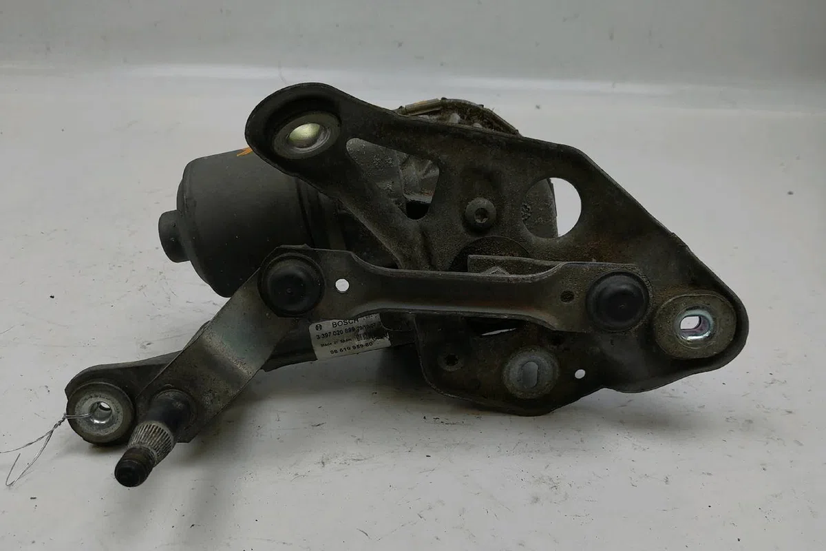Moteur essuie-glace av droit Peugeot 407 Coupé (6C_) 2.0 hdi (2005) occasion