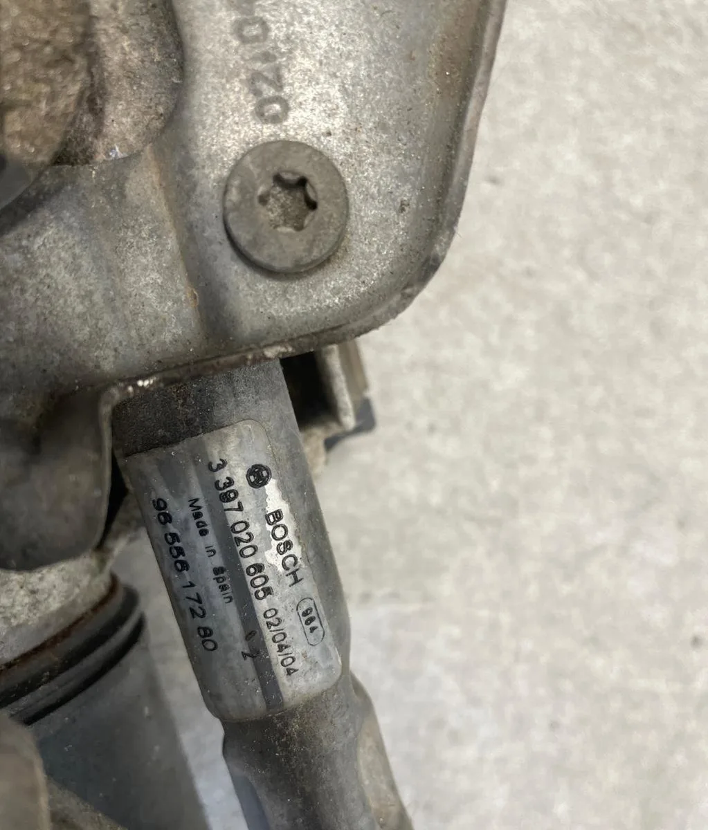 Moteur essuie-glace av droit Peugeot 407 SW (6E_) 1.6 hdi 110 (2004-2010) 5 portes occasion