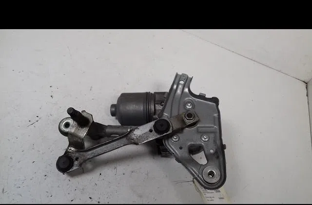 Moteur essuie-glace av droit Peugeot 5008 (0U_, 0E_) 1.6 hdi (2010-2017) occasion
