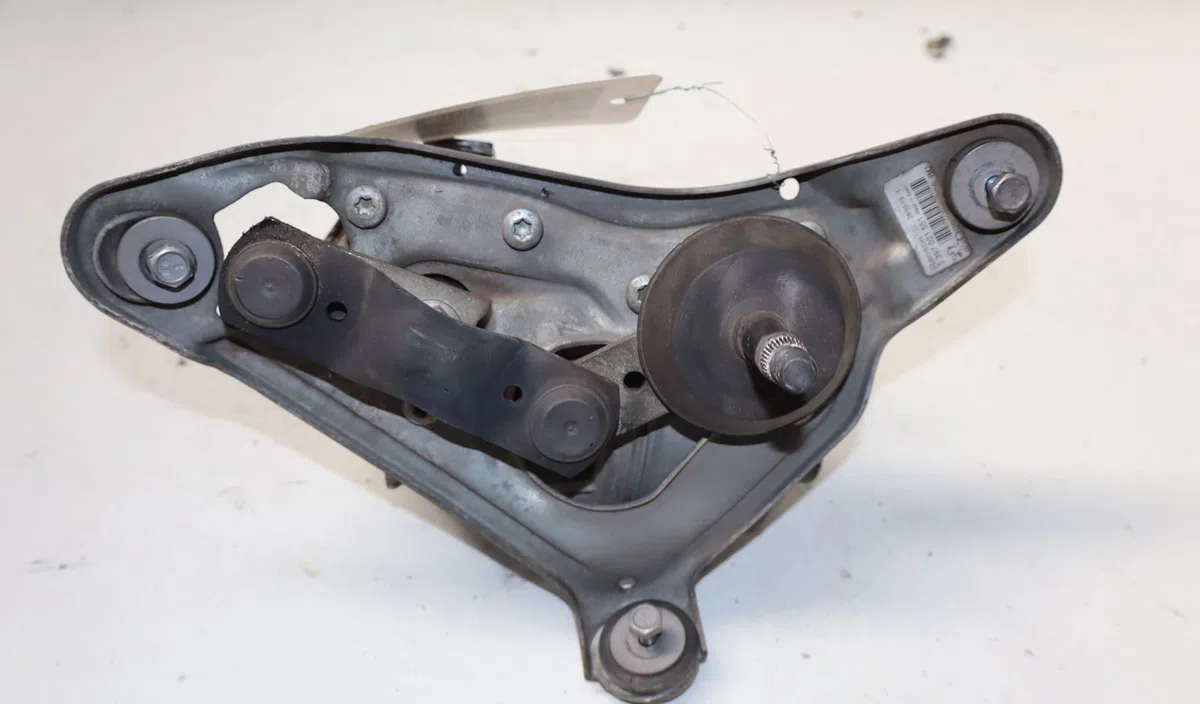 Moteur essuie-glace av droit Peugeot 508 SW I (8E_) 2.0 hdi (2010-2018) occasion