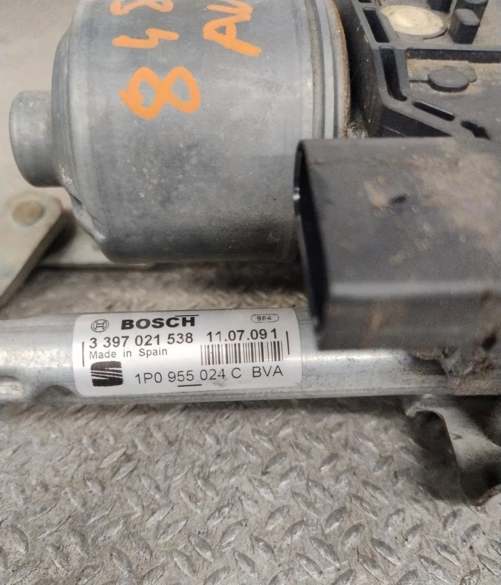 Moteur essuie-glace av droit Seat LEON (1P1) 1.6 tdi (2010-2012) occasion