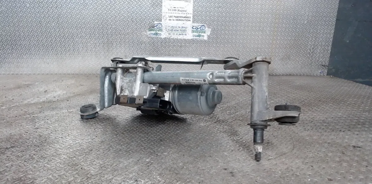 Moteur essuie-glace av droit VOLKSWAGEN GOLF PLUS PHASE 1 occasion