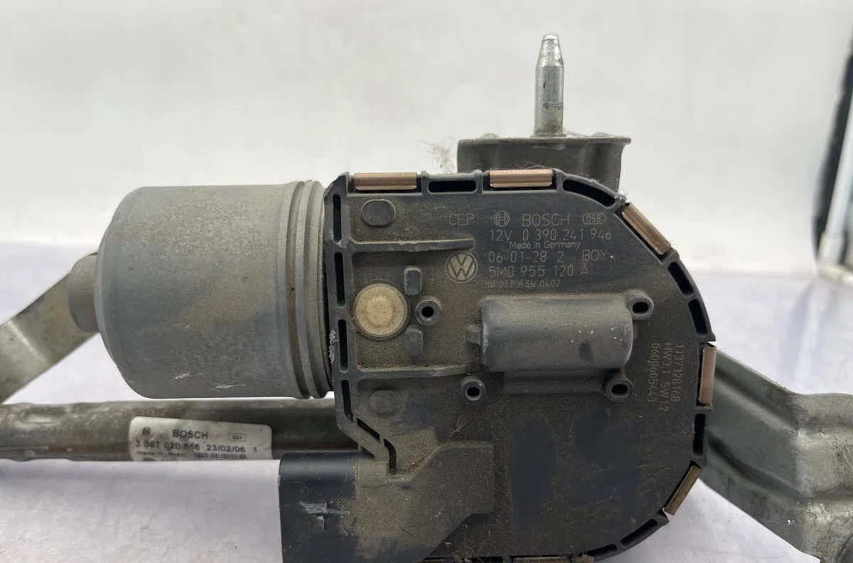 Moteur essuie-glace av droit VOLKSWAGEN GOLF PLUS PHASE 1 occasion