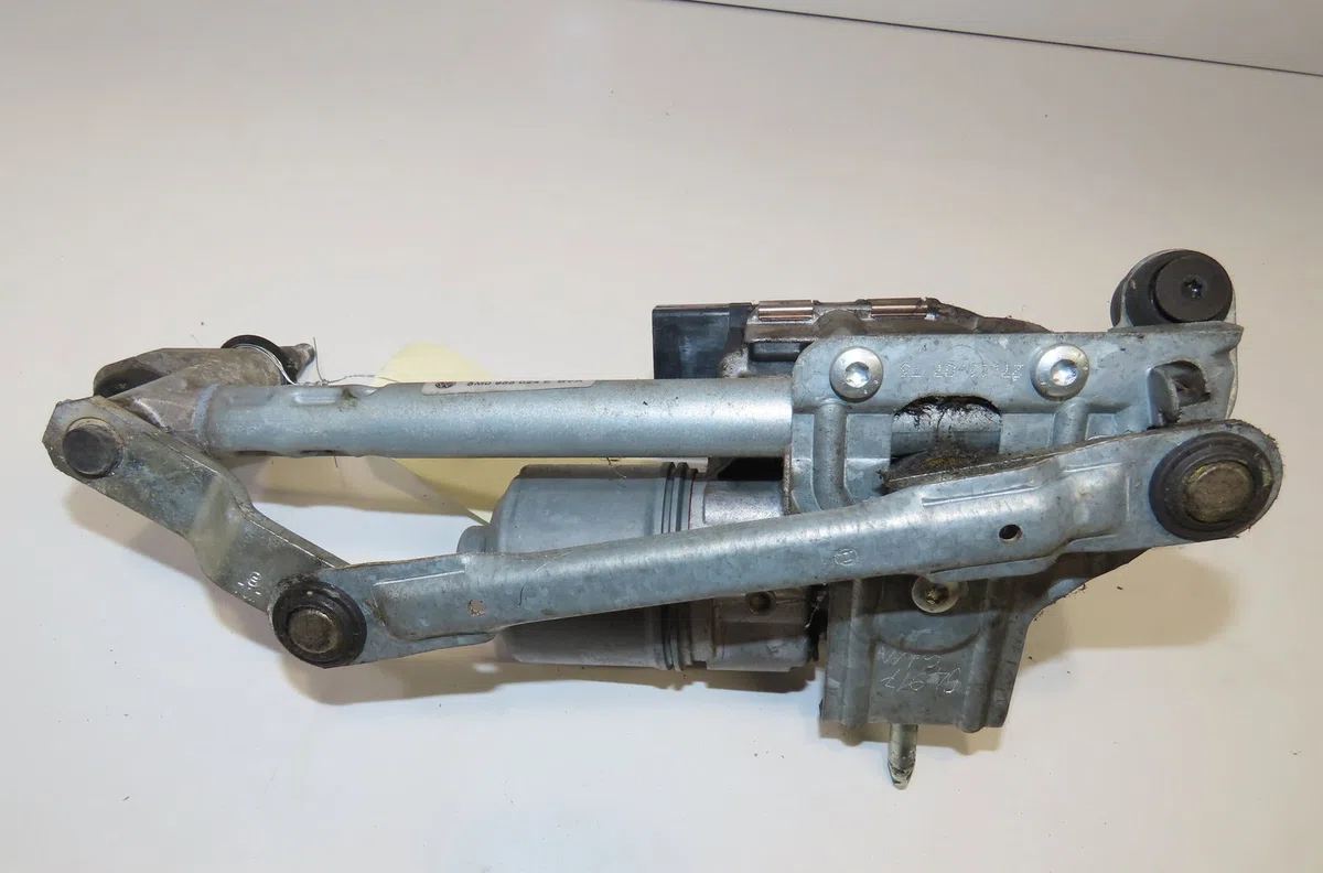 Moteur essuie-glace av droit Volkswagen GOLF PLUS V (5M1, 521) 1.9 tdi (2005-2009) 5 portes occasion