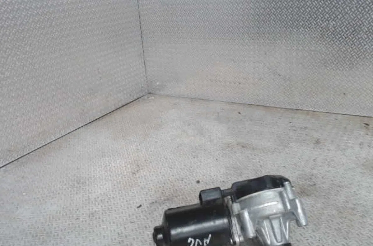 Moteur essuie-glace av gauche Ford TRANSIT CONNECT V408 Camionnette-Monospace 1.6 tdci (2013) occasion
