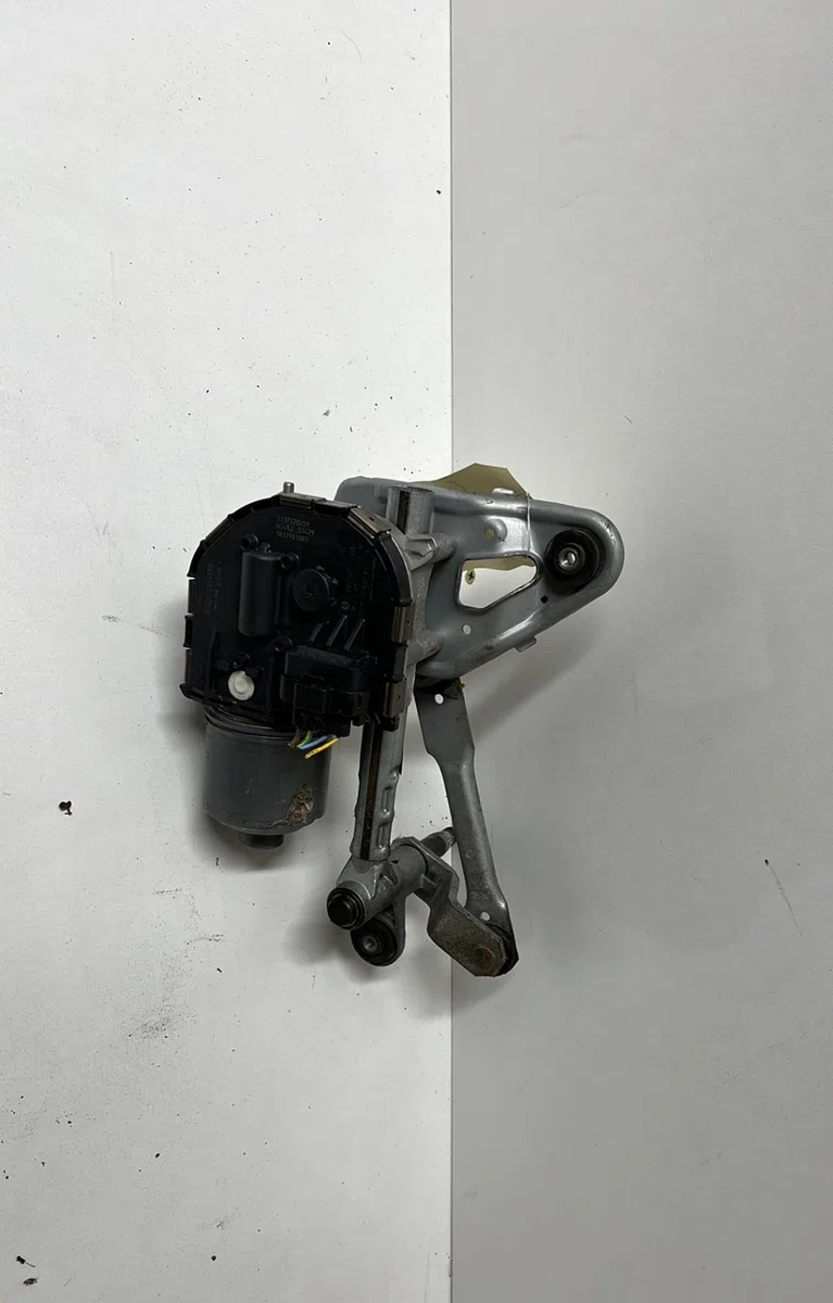 Moteur essuie-glace av gauche Peugeot 3008 Monospace (0U_) 1.6 hdi (2009-2016) 5 portes occasion