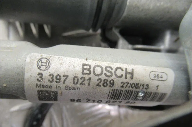 Moteur essuie-glace av gauche Peugeot 3008 Monospace (0U_) 1.6 hdi (2009-2016) 5 portes occasion