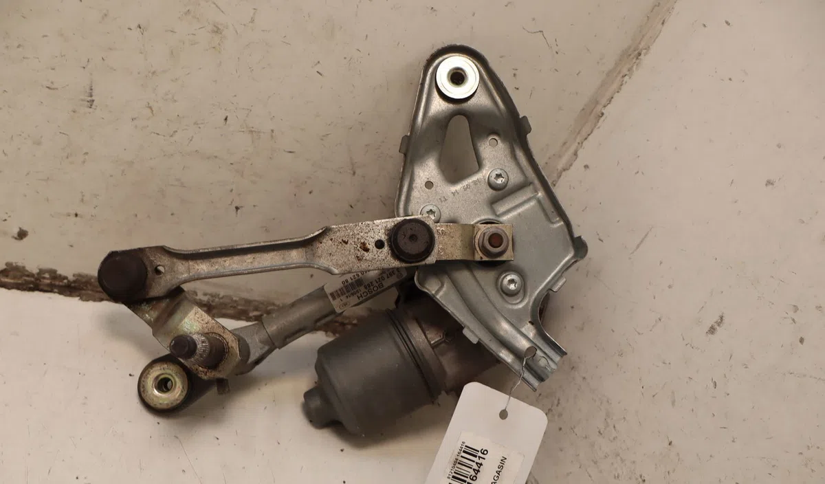 Moteur essuie-glace av gauche Peugeot 3008 Monospace (0U_) 1.6 hdi (2009-2016) 5 portes occasion