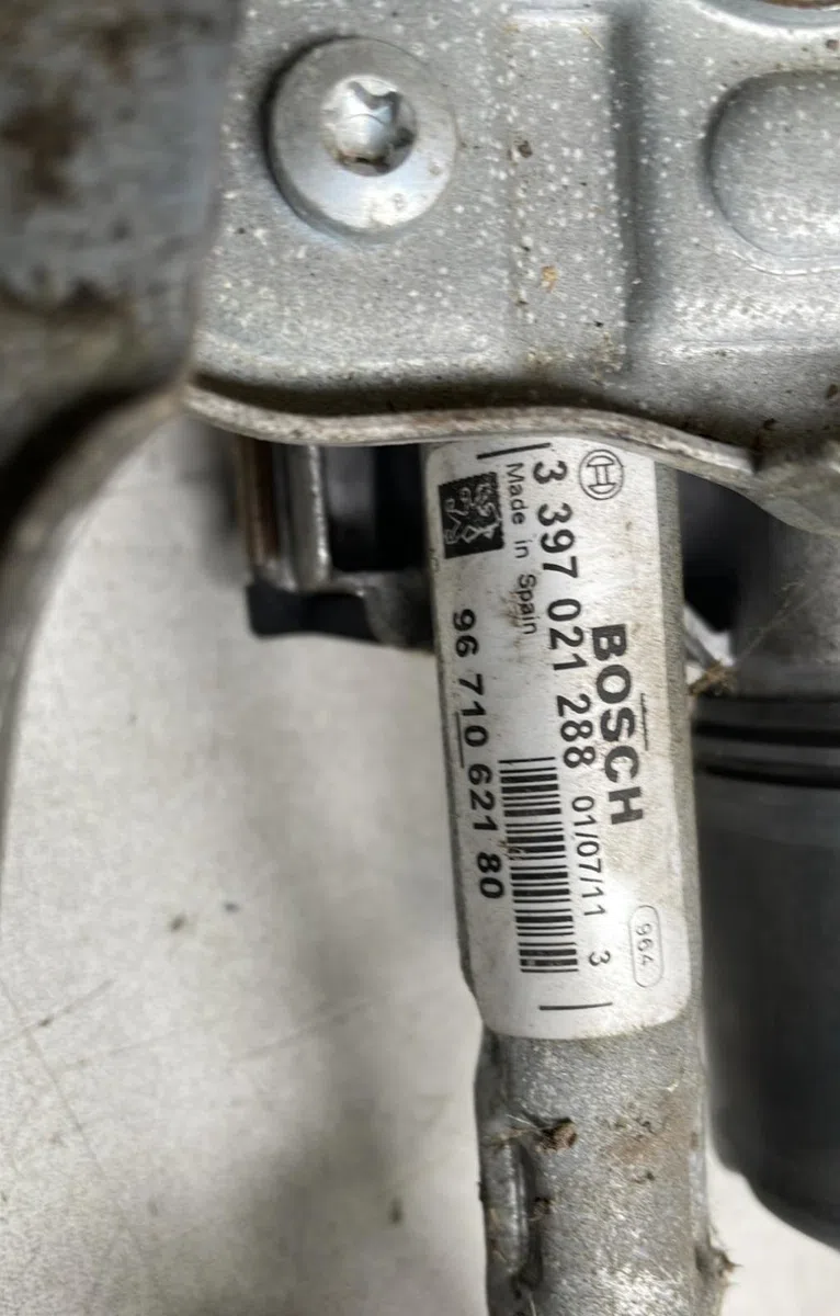 Moteur essuie-glace av gauche Peugeot 3008 Monospace (0U_) 1.6 hdi (2009-2016) 5 portes occasion