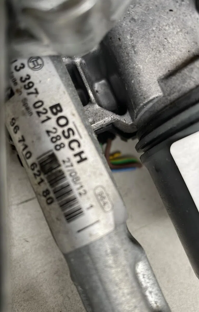 Moteur essuie-glace av gauche Peugeot 3008 Monospace (0U_) 1.6 thp (2009-2016) occasion