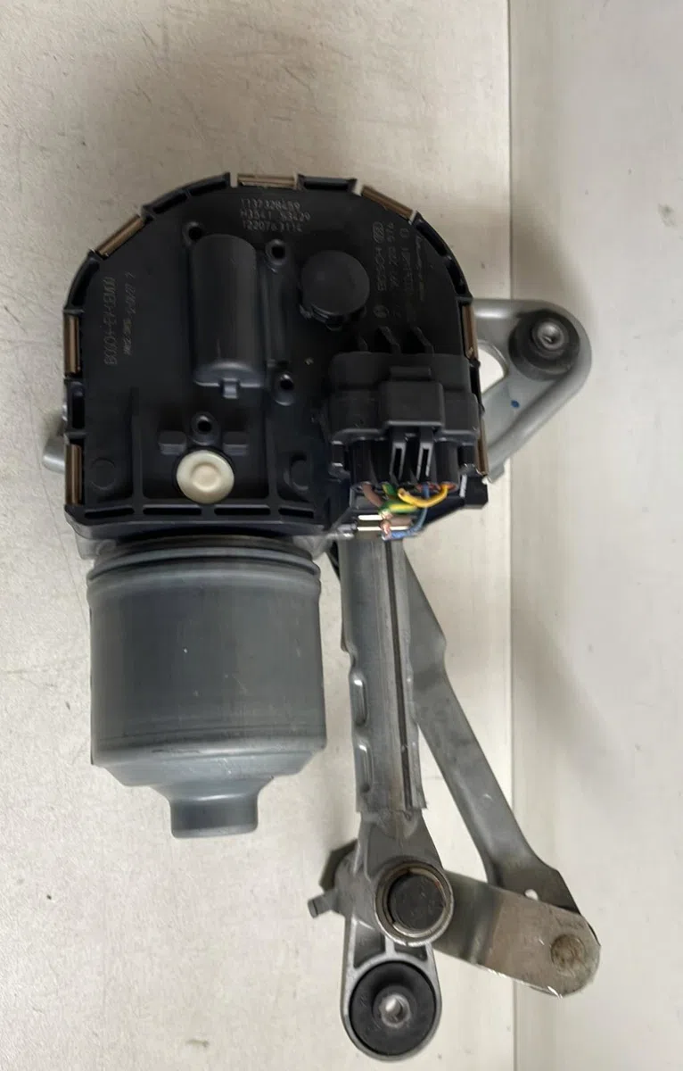 Moteur essuie-glace av gauche Peugeot 3008 Monospace (0U_) 1.6 thp (2009-2016) occasion