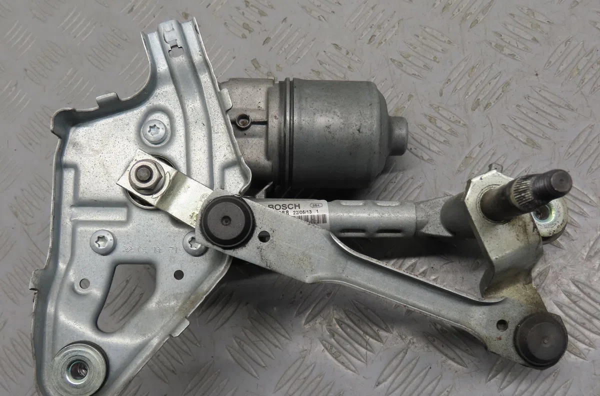 Moteur essuie-glace av gauche Peugeot 3008 Monospace (0U_) 2.0 hdi 150 - bluehdi 150 (2009-2016) 5 portes occasion