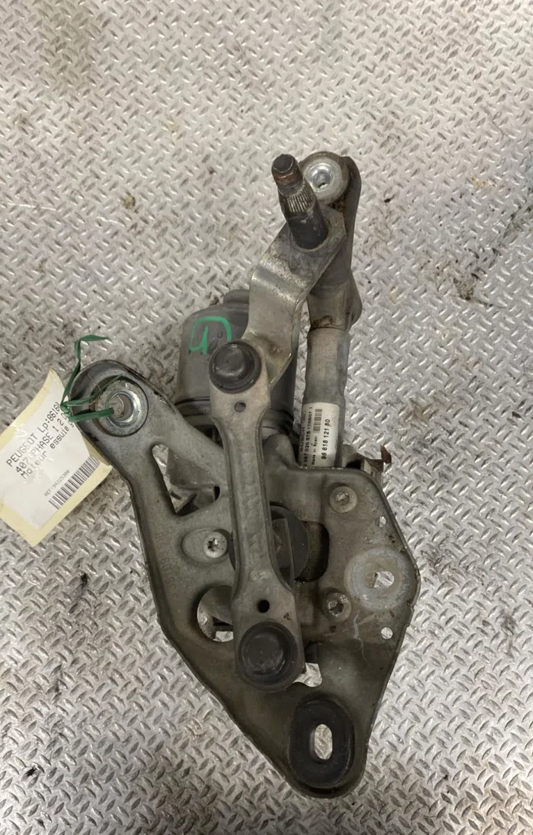 Moteur essuie-glace av gauche Peugeot 407 (6D_) 2.0 hdi 135 (6drhrh, 6drhre, 6drhrg, 6drhrj) (2004-2010) 4 portes occasi