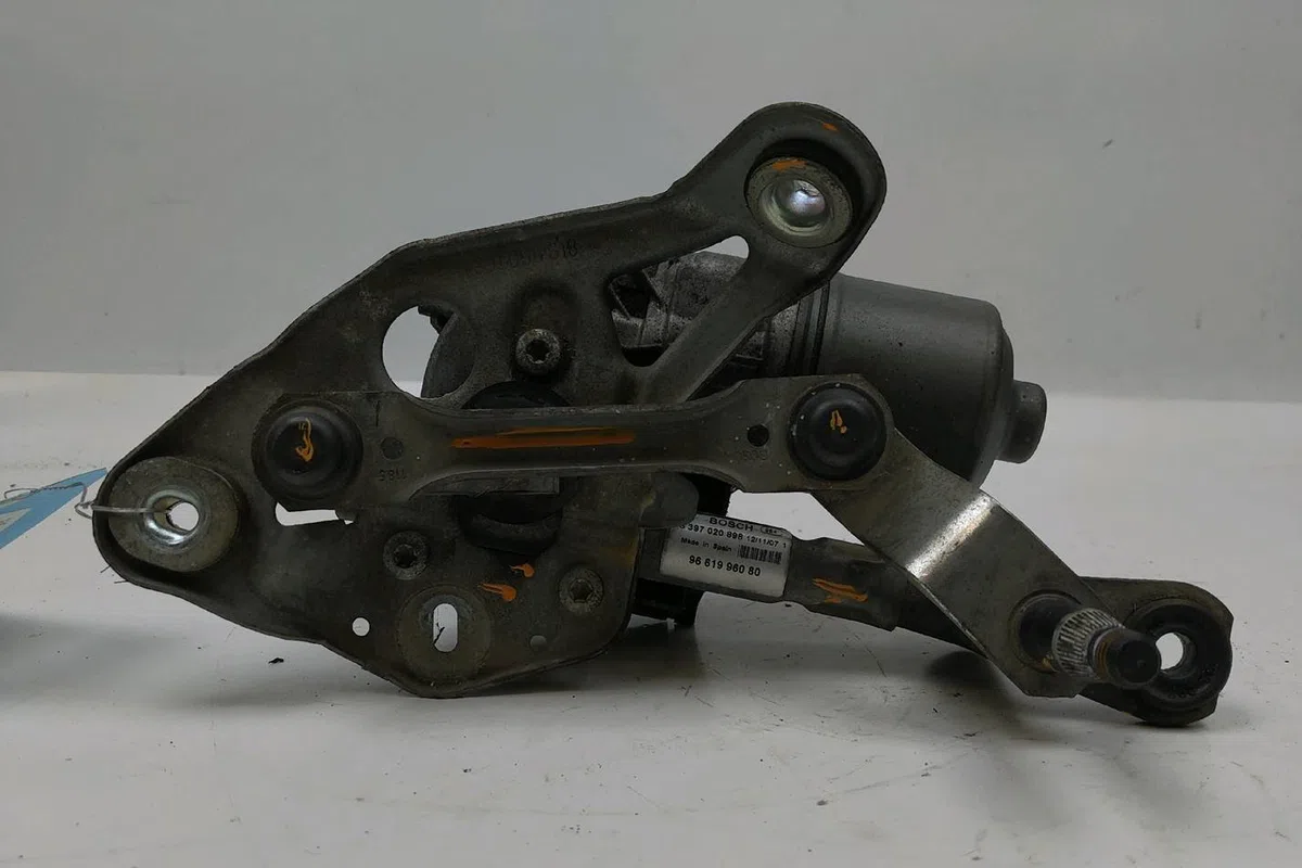 Moteur essuie-glace av gauche Peugeot 407 Coupé (6C_) 2.0 hdi (2005) occasion