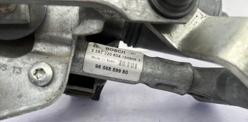 Moteur essuie-glace av gauche PEUGEOT 407 PHASE 1 occasion