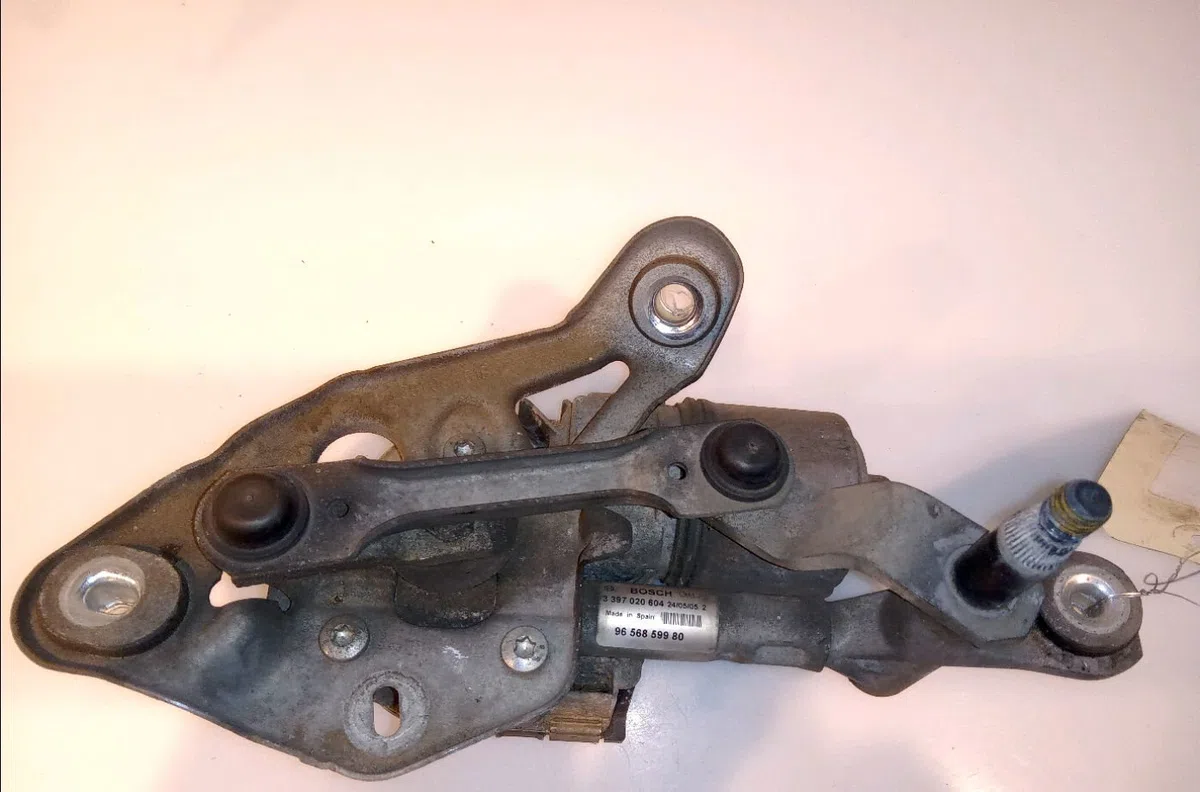 Moteur essuie-glace av gauche Peugeot 407 SW (6E_) 2.0 hdi 135 (2004-2010) occasion