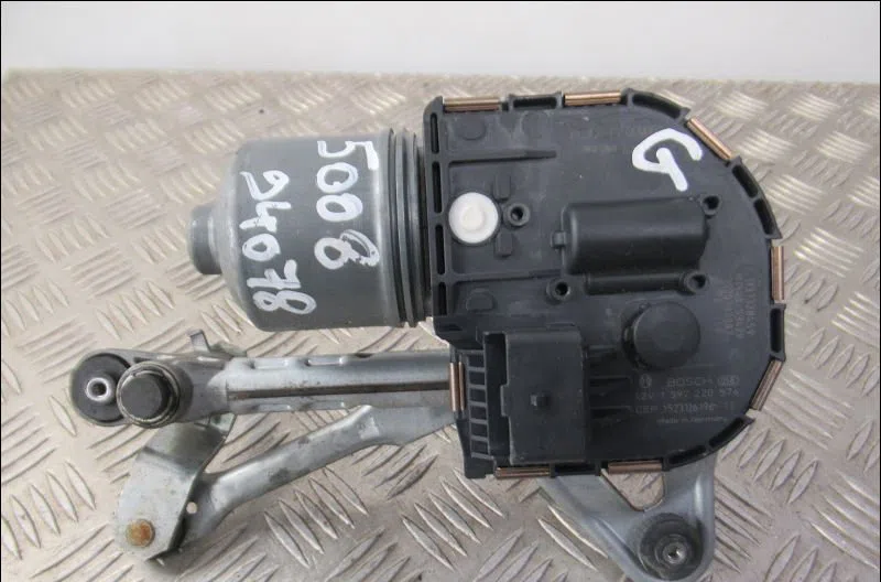 Moteur essuie-glace av gauche Peugeot 5008 (0U_, 0E_) 1.6 bluehdi 115 (2014-2017) occasion