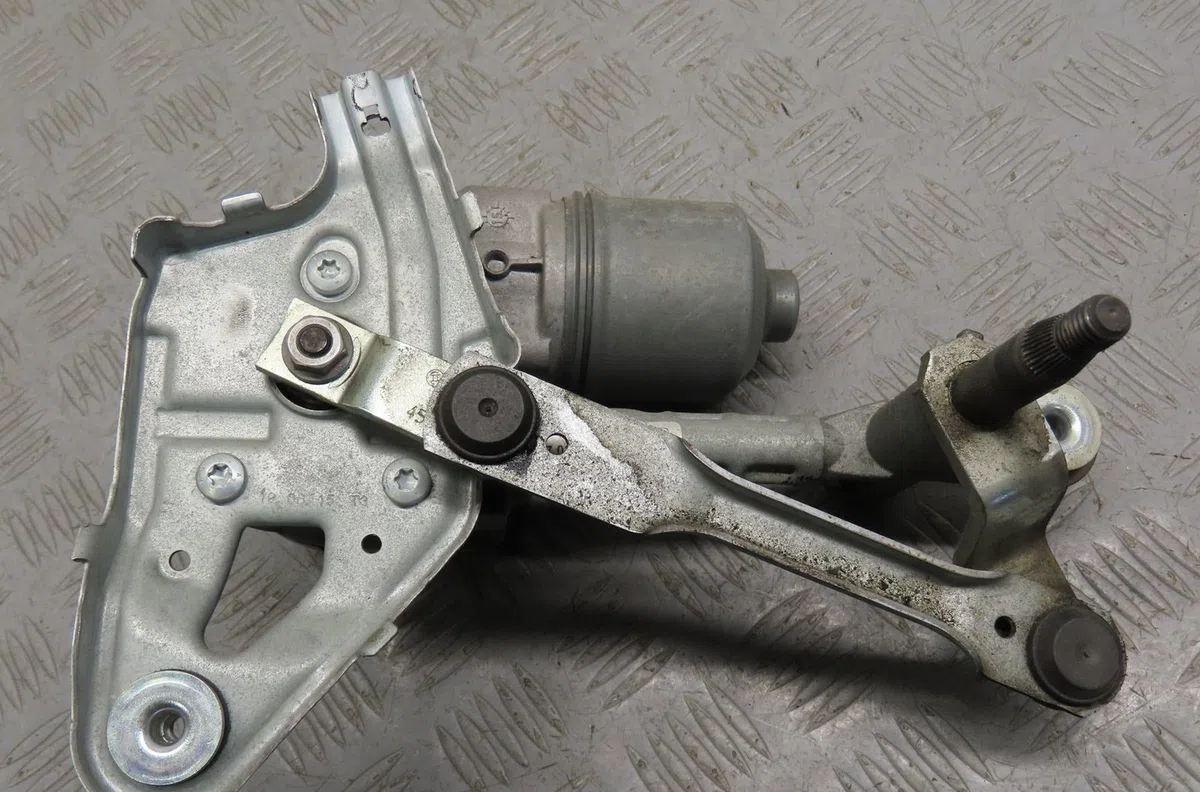 Moteur essuie-glace av gauche Peugeot 5008 (0U_, 0E_) 1.6 bluehdi 120 (2014-2017) 5 portes occasion