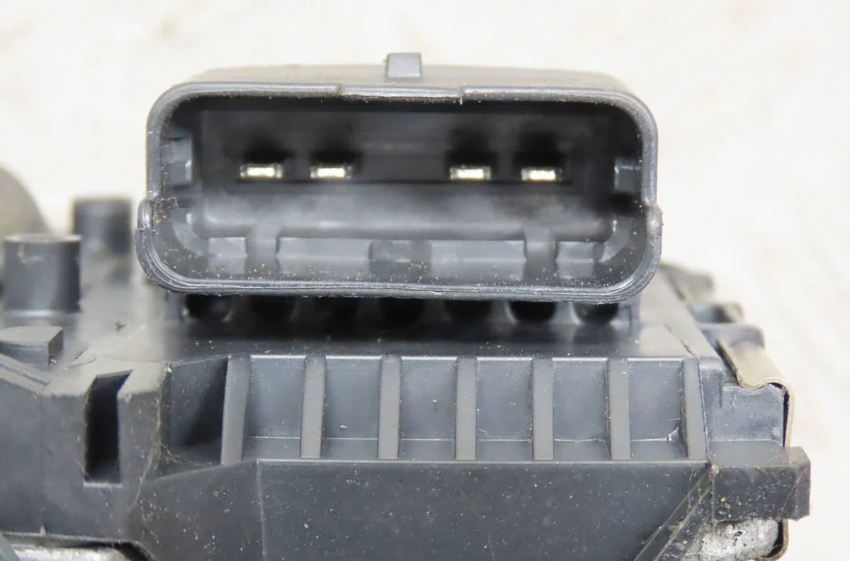 Moteur essuie-glace av gauche Peugeot 5008 (0U_, 0E_) 1.6 bluehdi 120 (2014-2017) 5 portes occasion