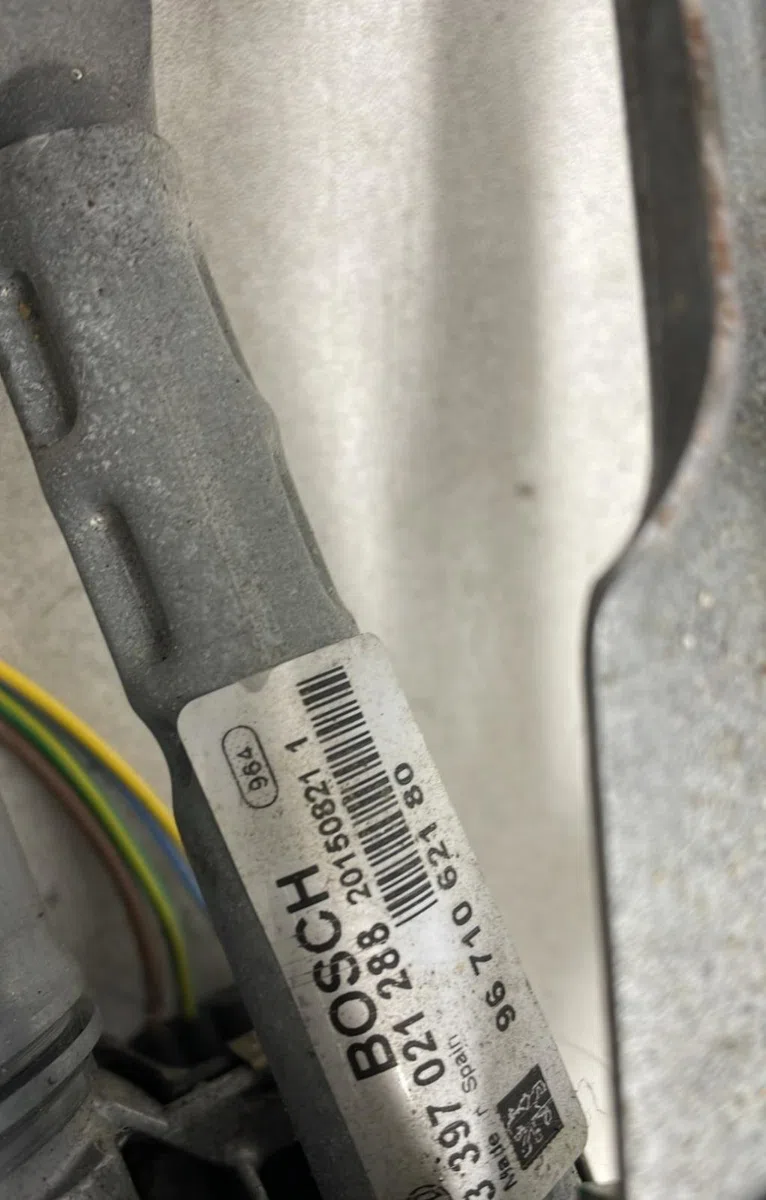 Moteur essuie-glace av gauche Peugeot 5008 (0U_, 0E_) 1.6 bluehdi 120 (2014-2017) 5 portes occasion