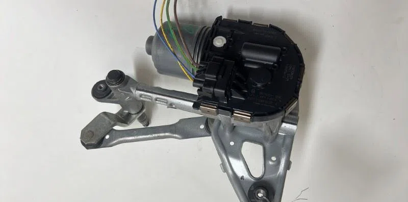 Moteur essuie-glace av gauche Peugeot 5008 (0U_, 0E_) 1.6 hdi (2010-2017) 5 portes occasion