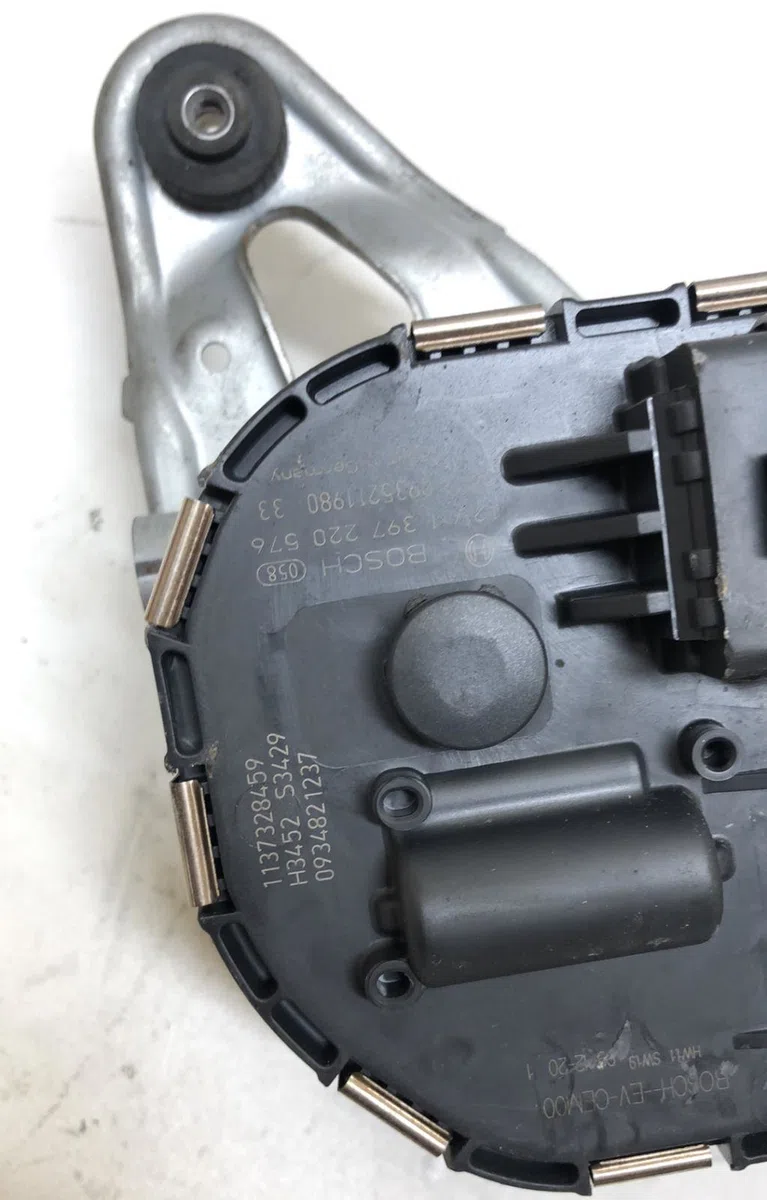 Moteur essuie-glace av gauche Peugeot 5008 (0U_, 0E_) 1.6 hdi (2010-2017) occasion