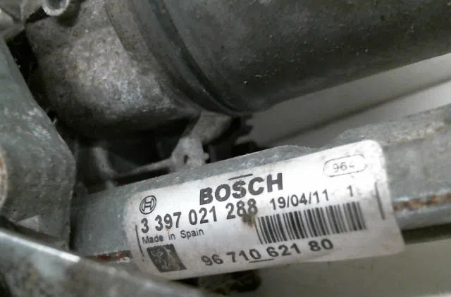 Moteur essuie-glace av gauche Peugeot 5008 (0U_, 0E_) 2.0 hdi 150 - bluehdi 150 (2009-2017) 5 portes occasion
