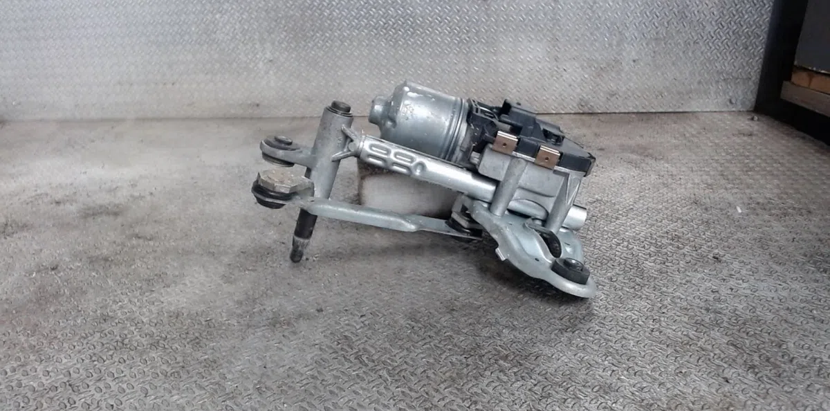 Moteur essuie-glace av gauche PEUGEOT 5008 1 5008 1 PHASE 1 occasion