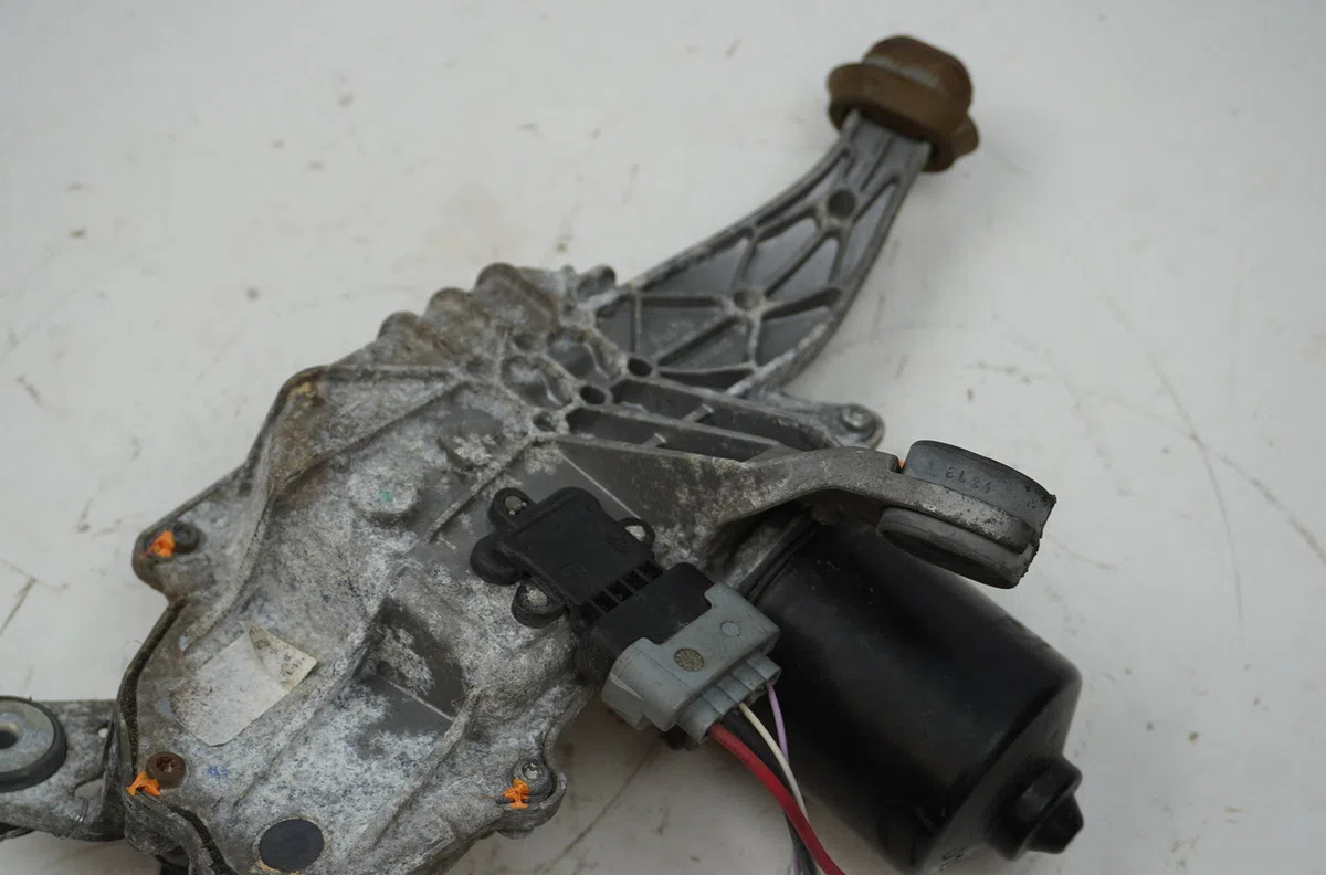 Moteur essuie-glace av gauche Renault GRAND SCÉNIC III (JZ0-1_) 1.6 dci (jz00, jz12) (2011) 5 portes occasion