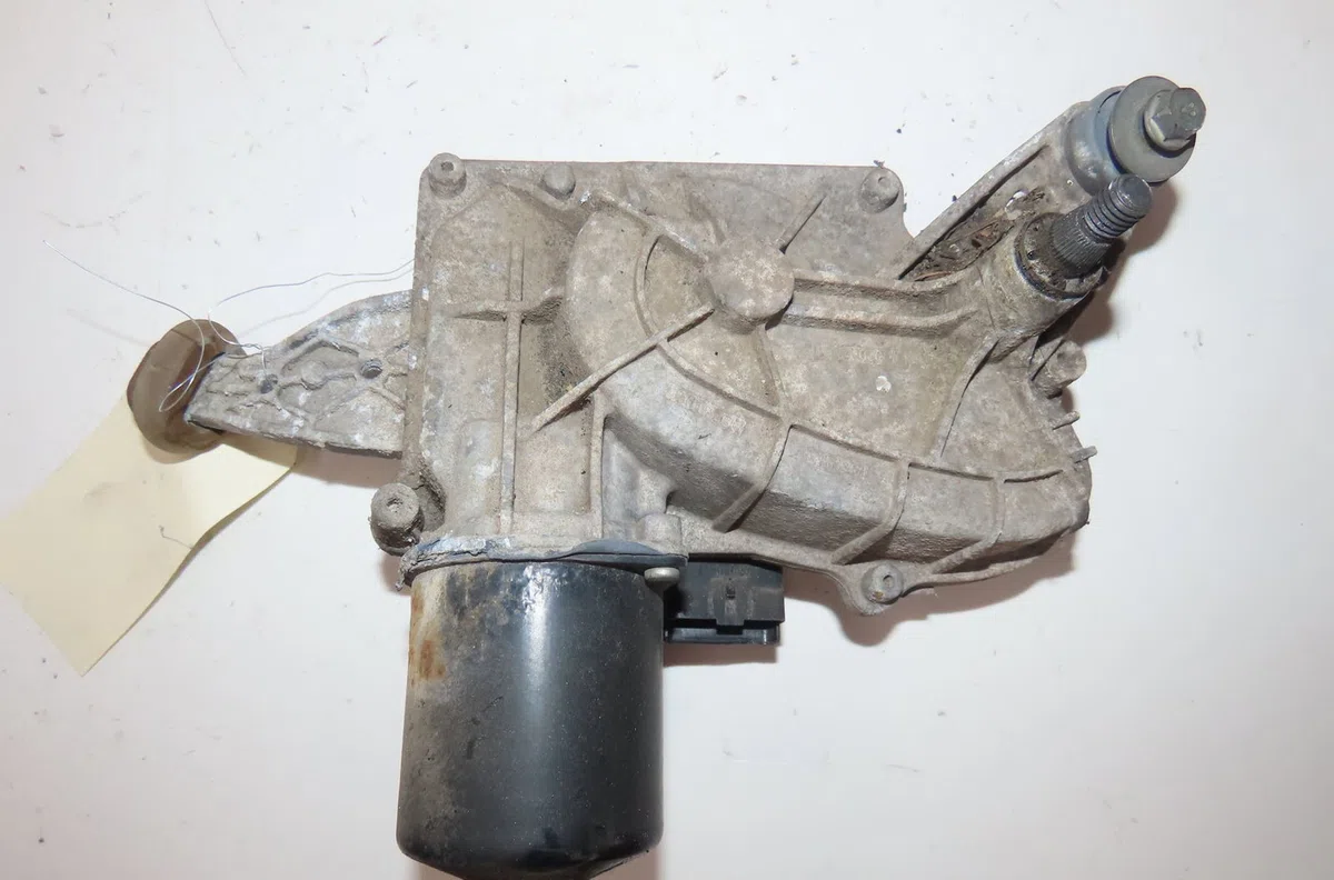 Moteur essuie-glace av gauche Renault GRAND SCÉNIC III (JZ0-1_) 1.9 dci (2009) occasion