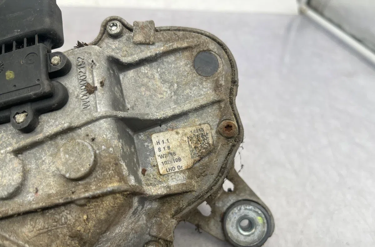 Moteur essuie-glace av gauche RENAULT SCENIC 3 PHASE 1 occasion