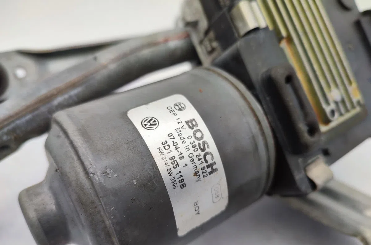 Moteur essuie-glace av gauche VOLKSWAGEN PHAETON PHASE 1 occasion