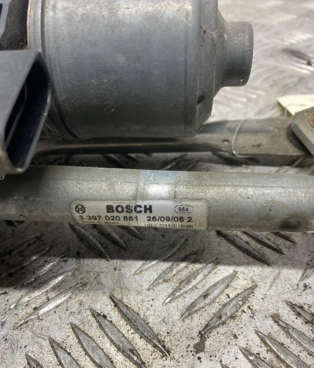 Moteur essuie-glace av gauche VOLKSWAGEN TOURAN 1 PHASE 2 occasion