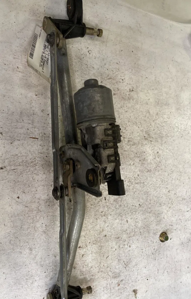 Moteur essuie-glace avant Alfa romeo 147 (937_) 1.6 16v t.spark eco (937.axa1a, 937.bxa1a) (2001-2010) occasion