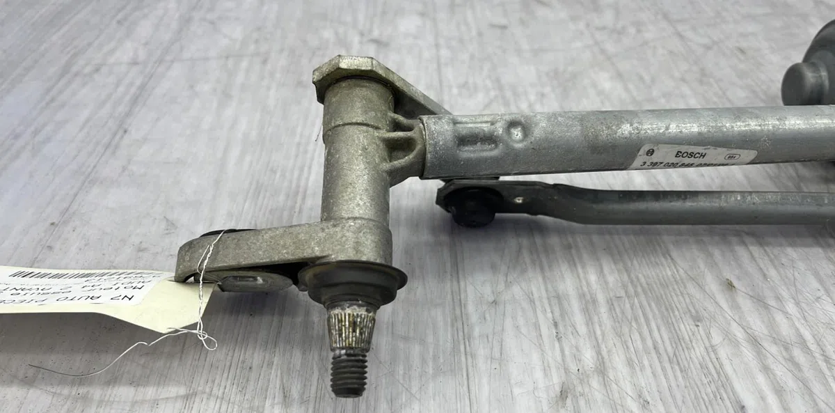 Moteur essuie-glace avant AUDI A4 2 AVANT PHASE 2 BREAK occasion
