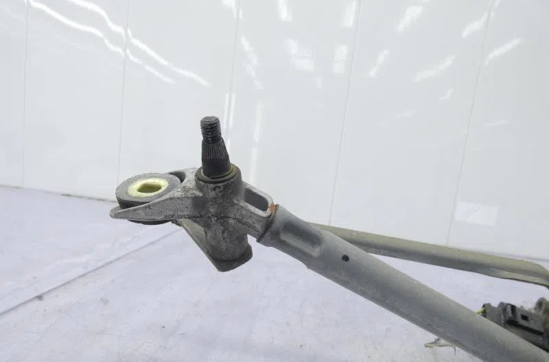 Moteur essuie-glace avant AUDI A6 2 AVANT PHASE 1 BREAK occasion