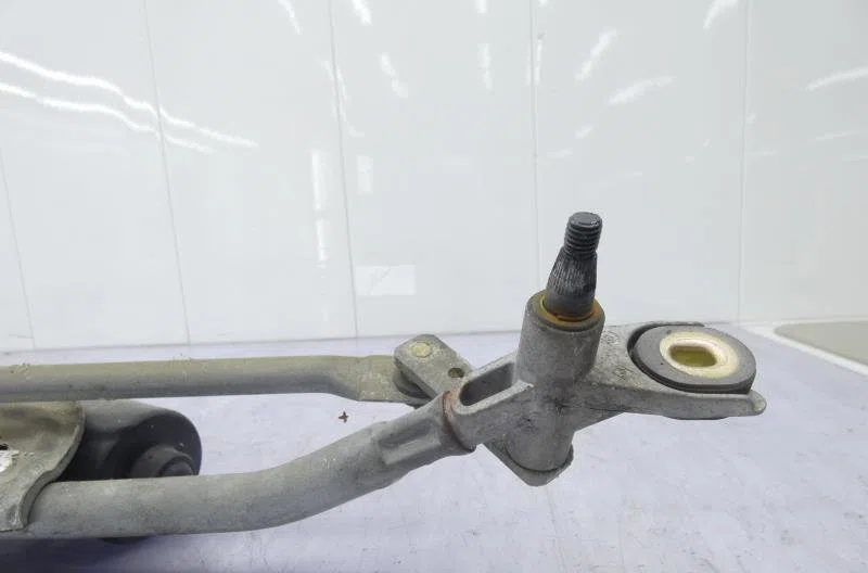 Moteur essuie-glace avant AUDI A6 2 AVANT PHASE 1 BREAK occasion
