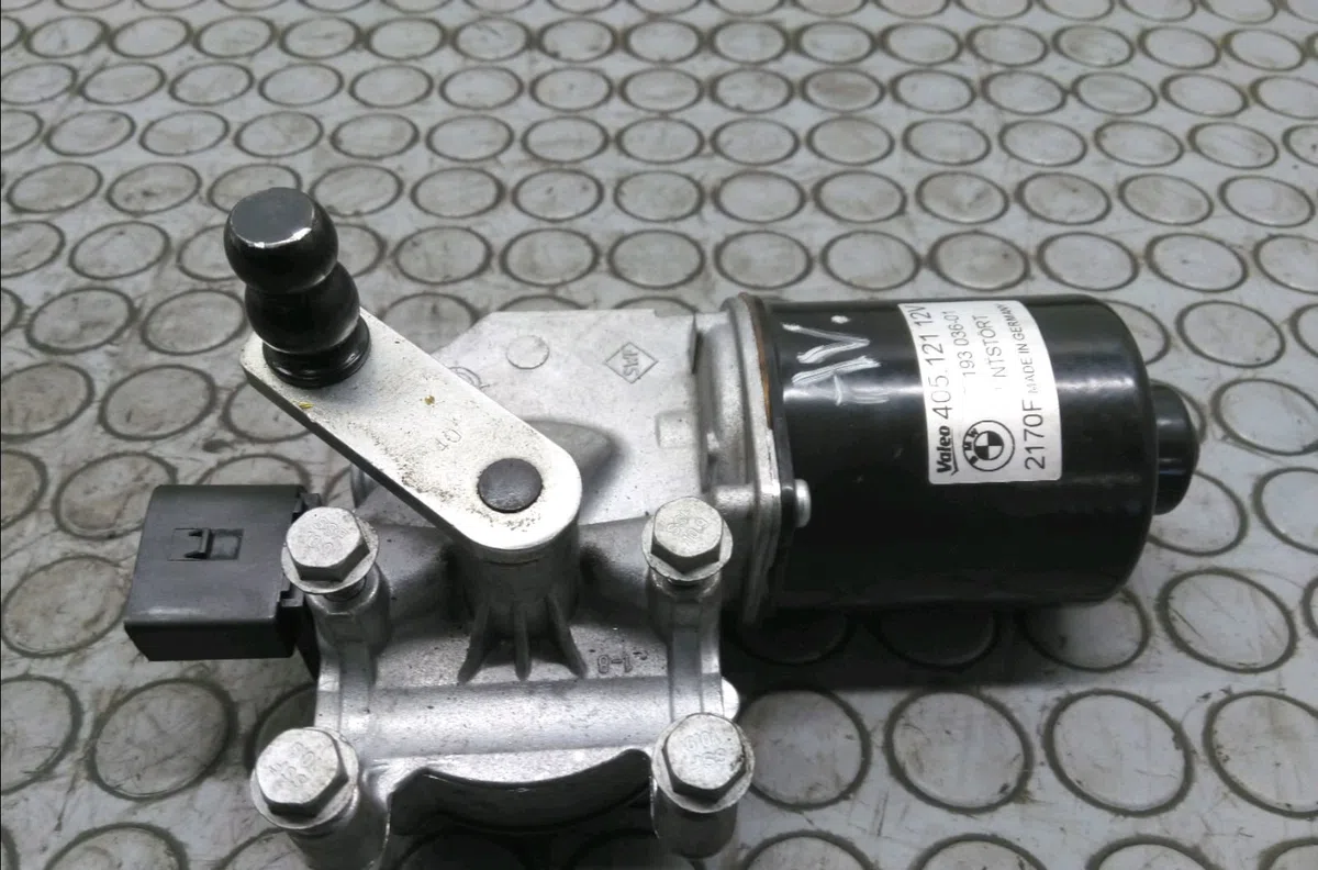 Moteur essuie-glace avant Bmw 1 (E87) 116 d (2009-2011) occasion